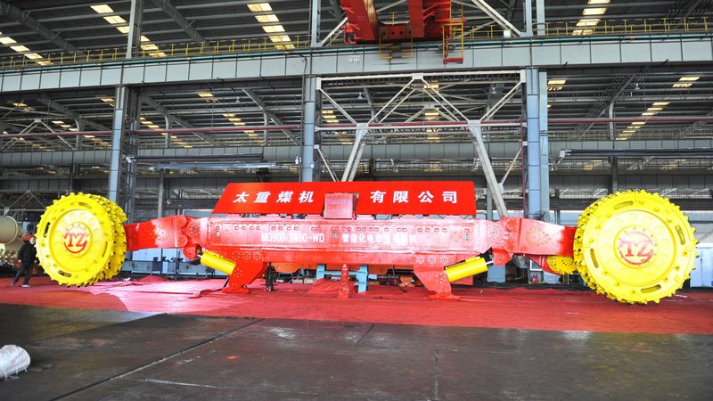 沥青摊铺机型号参数对比：揭秘高效施工背后的关键指标